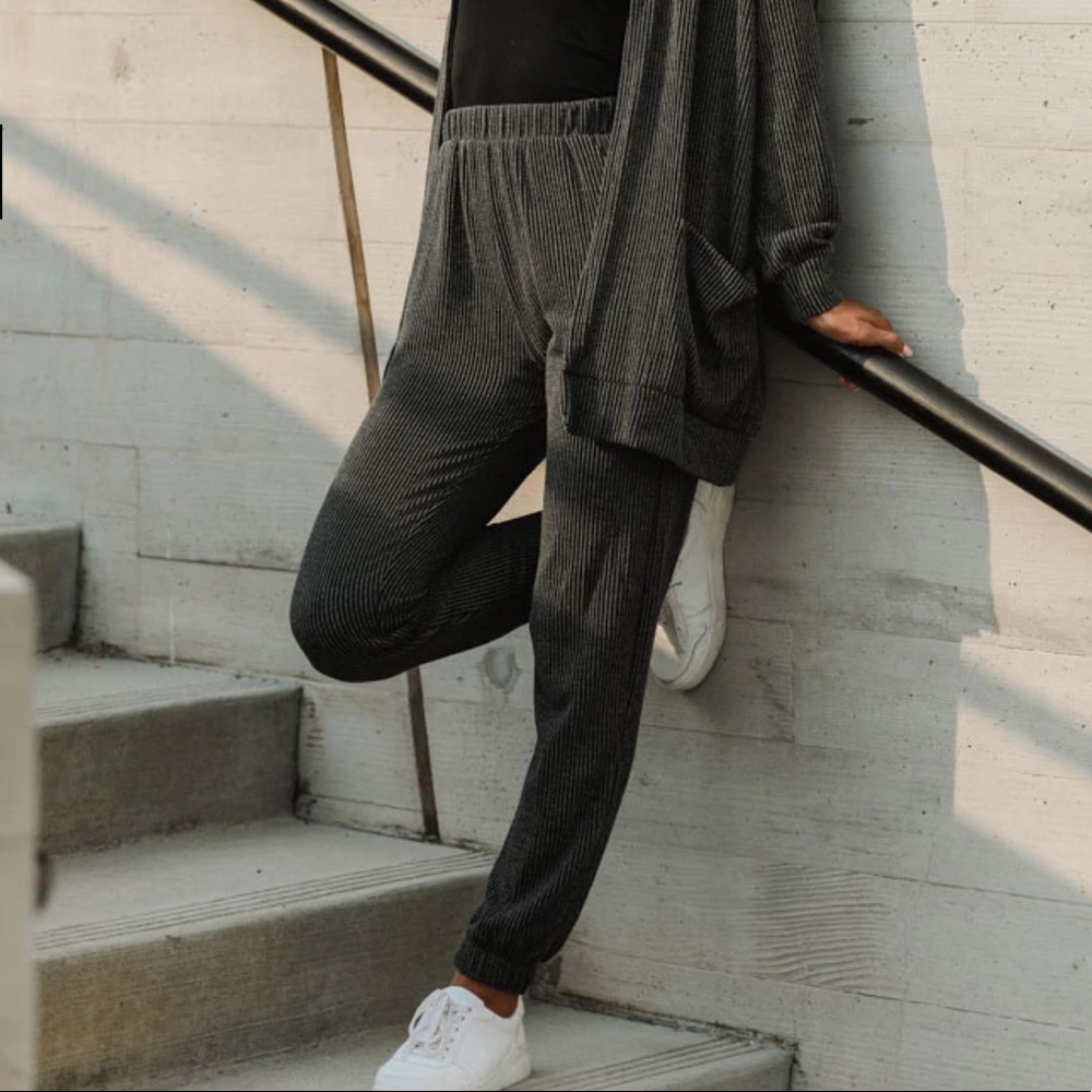Bohme Women’s Pants ~ Size M. Gray & Black!